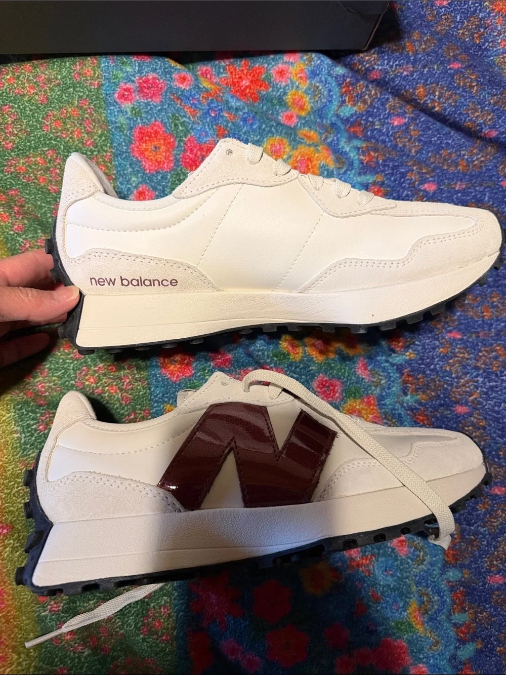 New Balance 327 Sneakers